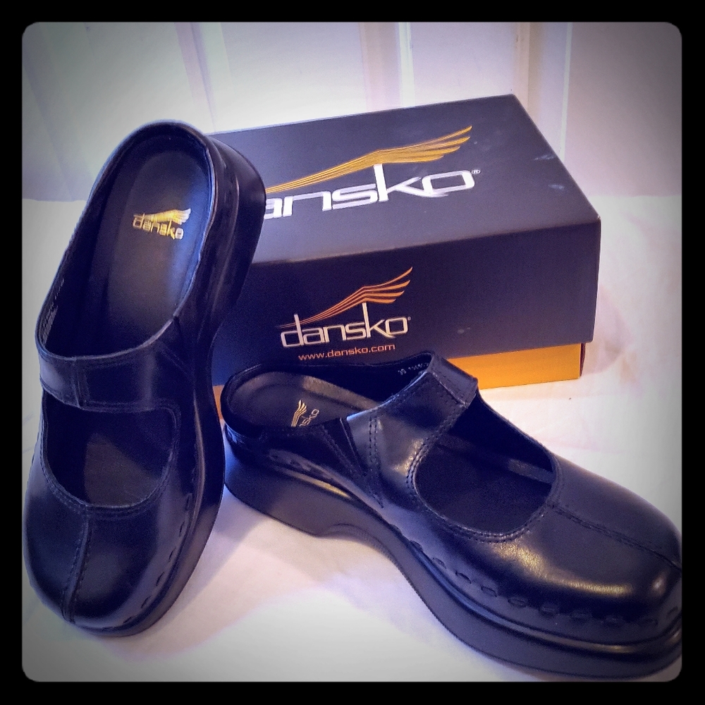 Dansko Midori size 39 NEW
